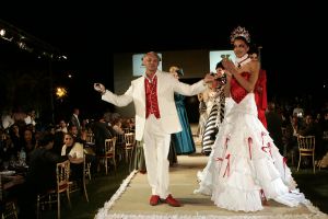 06-05-2006 SHOWBIZZ; RONALD KOLK GEEFT WAANZINNIGE MODE SHOW IN MARRAKECH MAROCCO. De kleine man geeft grote modeshow in Marrakech Marocco. 250 gasten genoten van een avond vol met mode,eten,drinken en gezelligheid In het Palais Mehdi een 5 sterren lokatie even buiten Marrakech. 
foto: Albert den Iseger.