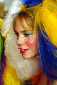 4-12-2002 SHOWBIZZ; KAPPERSSHOW IN PANAMA TE AMSTERDAM. Een vervelende kappersshow in huize Panama te Amsterdam.Onder vakkundig oog van Rob Peetoom werden de meest bizarre show en theater kapsels gemaakt.
foto: Albert den Iseger