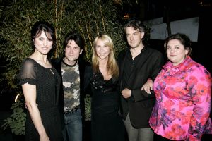 25-04-2006 SHOWBIZZ; GOOISCHE VROUWEN PRESENTEREN DVD IN HILVERSUM. Linde de Mol  Annet Malherbe  Susan Visser en de rest van de crew waren aanwezig om de dvd te presenteren aan de vele gasten.
foto: Albert den Iseger