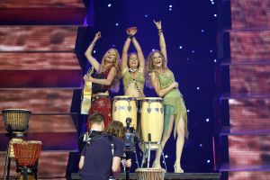 18-05-2006 SHOWBIZZ; FEEL THE RHYTHM VAN TREBLE IN ATHENE. Vanavond is het erop of eronder voor Treble. In alle repetities klonk het als een klok en gezien de concurrenten verwacht iedereen hier dat ze de finale gaan halen.
foto: Albert den Iseger.
