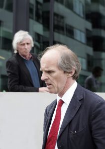 11-05-2007 SHOWBIZZ; HANS EN CONNY BREUKHOVEN WEER VOOR HET GERECHT IN AMSTERDAM. Het blijft komen en gaan naar het gerechtsgebouw te Amsterdam. Het ene kort geding is nog niet uitgesproken of het andere dient zich alweer aan. Drukke juridische tijden voor het showbizz paar.
foto: Albert den Iseger