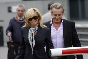 11-05-2007 SHOWBIZZ; HANS EN CONNY BREUKHOVEN WEER VOOR HET GERECHT IN AMSTERDAM. Het blijft komen en gaan naar het gerechtsgebouw te Amsterdam. Het ene kort geding is nog niet uitgesproken of het andere dient zich alweer aan. Drukke juridische tijden voor het showbizz paar.
foto: Albert den Iseger