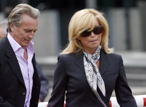 11-05-2007 SHOWBIZZ; HANS EN CONNY BREUKHOVEN WEER VOOR HET GERECHT IN AMSTERDAM. Het blijft komen en gaan naar het gerechtsgebouw te Amsterdam. Het ene kort geding is nog niet uitgesproken of het andere dient zich alweer aan. Drukke juridische tijden voor het showbizz paar.
foto: Albert den Iseger