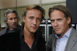 24-05-2007 SHOWBIZZ: MATTHIJS VAN NIEUWKERK HEEFT OOK EIGEN BLAD MET DE NAAM MATTHIJS. De Don Juan van Hilversum is hotter dan hot en daarom vondt Linda de Mol de tijd meer dan rijp om een eigen blad te maken van de omroep playboy Matthijs van Nieuwkerk.Volgens de vele media draagt hij straks ook de Televisierring 2007. Met veel succes presenteerde Matthijs het afgelopen seizoen Vara DE WERELD DRAAIT DOOR een tv programma dat de TELVISIER RING 2007 nauwelijks kan ontgaan.We zullen het waarschijnlijk gaan meemaken.
foto: Albert den Iseger.