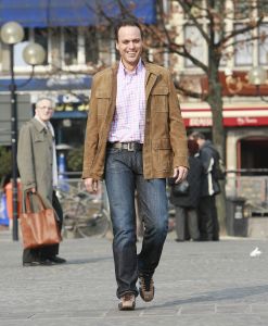 21-03-2007 SHOWBIZZ; FRANS BAUER 23 ECHTE KILO-S AFGEVALLEN EN IS EEN ANDER MENS GEWORDEN.Frans is via het Sonja Bakker dieet en veel te trainen en te sporten 23 kilo kwijt.Hij voelt zich herboren en verkeerd in een top conditie. Weekblad Prive ging met Frans en Mariska en paar dagen op stap en maakte de mooiste foto reportage. Het echte verhaal van Frans en Mariska en mooste foto-s morgen in uw Weekblad Prive.