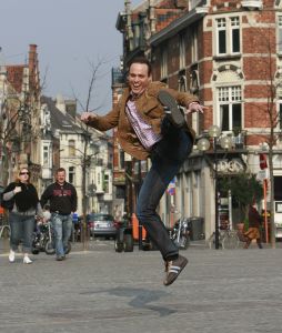 21-03-2007 SHOWBIZZ; FRANS BAUER 23 ECHTE KILO-S AFGEVALLEN EN IS EEN ANDER MENS GEWORDEN.Frans is via het Sonja Bakker dieet en veel te trainen en te sporten 23 kilo kwijt.Hij voelt zich herboren en verkeerd in een top conditie. Weekblad Prive ging met Frans en Mariska en paar dagen op stap en maakte de mooiste foto reportage. Het echte verhaal van Frans en Mariska en mooste foto-s morgen in uw Weekblad Prive.