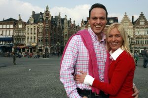 21-03-2007 SHOWBIZZ; FRANS BAUER 23 ECHTE KILO-S AFGEVALLEN EN IS EEN ANDER MENS GEWORDEN.Frans is via het Sonja Bakker dieet en veel te trainen en te sporten 23 kilo kwijt.Hij voelt zich herboren en verkeerd in een top conditie. Weekblad Prive ging met Frans en Mariska en paar dagen op stap en maakte de mooiste foto reportage. Het echte verhaal van Frans en Mariska en mooste foto-s morgen in uw Weekblad Prive.
