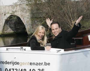 21-03-2007 SHOWBIZZ; FRANS BAUER 23 ECHTE KILO-S AFGEVALLEN EN IS EEN ANDER MENS GEWORDEN.Frans is via het Sonja Bakker dieet en veel te trainen en te sporten 23 kilo kwijt.Hij voelt zich herboren en verkeerd in een top conditie. Weekblad Prive ging met Frans en Mariska en paar dagen op stap en maakte de mooiste foto reportage. Het echte verhaal van Frans en Mariska en mooste foto-s morgen in uw Weekblad Prive.