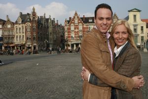 21-03-2007 SHOWBIZZ; FRANS BAUER 23 ECHTE KILO-S AFGEVALLEN EN IS EEN ANDER MENS GEWORDEN.Frans is via het Sonja Bakker dieet en veel te trainen en te sporten 23 kilo kwijt.Hij voelt zich herboren en verkeerd in een top conditie. Weekblad Prive ging met Frans en Mariska en paar dagen op stap en maakte de mooiste foto reportage. Het echte verhaal van Frans en Mariska en mooste foto-s morgen in uw Weekblad Prive.