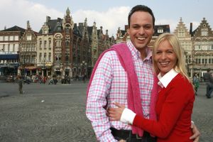 21-03-2007 SHOWBIZZ; FRANS BAUER 23 ECHTE KILO-S AFGEVALLEN EN IS EEN ANDER MENS GEWORDEN.Frans is via het Sonja Bakker dieet en veel te trainen en te sporten 23 kilo kwijt.Hij voelt zich herboren en verkeerd in een top conditie. Weekblad Prive ging met Frans en Mariska en paar dagen op stap en maakte de mooiste foto reportage. Het echte verhaal van Frans en Mariska en mooste foto-s morgen in uw Weekblad Prive.