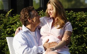 30-05-2007 SHOWBIZZ; ROBERT SCHOEMACHER EN CLAUDIA GAAN 7 JULI TROUWEN.Na een scheiding van 6 dagen is de liefde weer helemaal terug in huize Schoemacher en zelfs zo hevig dat het paar 7 juli a.s. gaan trouwen zo vermeld een showbizzwebsite. Nadat het servies van de Schoemachers er aan moest geloven heeft de liefde het toch overwonnen bij het meer dan gelukkige paar.
foto: Albert den Iseger.