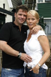 30-05-2007 SHOWBIZZ: MORGEN IS HET DE GROTE DAG VAN WOLTER EN TESSA KROES. Morgen middag is het dan zover dan trouwen Wolter en Tessa Kroes, Tessa in een prachtige creatie van Mary Borsato en Wolter in een prachtig kostuum van Humberto Tan, Wij zijn er de gehele dag bij. Morgen de trouwfotos op deze site.
foto: Albert den Iseger.