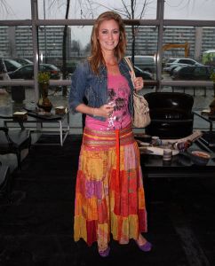 17-03-2008 SHOWBIZZ; DANI BLESS TOVERDE MET VELE KLEUREN OP MODESHOW IN EXPO AMSTERDAM. Dani Bless de styliste van vele bekende Nederlanders toverde met vele kleuren en creaties op haar voorjaarsmodeshow in Expo Amsterdam. Meer dan 50 jonge modellen showde een keur van bekende ontwerpers en niet alleen kleding maar ook bijzondere schoenen, tassen,shawls en sieraden. Het was weer een kleurig modefeestje en vele klanten van Dani waren ook aanwezig oa. Silvie Meis, Daniel Overgaag, Leontine Borsato, Nikki Plessen, Estelle Gullit en Jan en Monique des Bouvrie en vele anderen. 
foto: Albert den Iseger.
