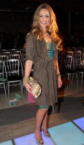 17-03-2008 SHOWBIZZ; DANI BLESS TOVERDE MET VELE KLEUREN OP MODESHOW IN EXPO AMSTERDAM. Dani Bless de styliste van vele bekende Nederlanders toverde met vele kleuren en creaties op haar voorjaarsmodeshow in Expo Amsterdam. Meer dan 50 jonge modellen showde een keur van bekende ontwerpers en niet alleen kleding maar ook bijzondere schoenen, tassen,shawls en sieraden. Het was weer een kleurig modefeestje en vele klanten van Dani waren ook aanwezig oa. Silvie Meis, Daniel Overgaag, Leontine Borsato, Nikki Plessen, Estelle Gullit en Jan en Monique des Bouvrie en vele anderen. 
foto: Albert den Iseger.