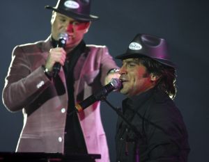 26-05-2008 SHOWBIZZ; XANDER DE BUISONJE IS AL MAANDEN VERLIEFD OP ZIJN SOPHIE. Xander is sinds enkele maanden al verliefd op zijn Sophie en zal het vreemdgaan verleerd zijn en nu gaan voor een gezinnetje. Xander die vanavond op het podium staat in de Amsterdam Arena samen met tal van andere artiesten verklaarde dit vanmorgen op de radio. We zullen Xander en Sophie  volgen op hun geplande vakantie en zullen laten  zien hoe verliefd zij zijn.
foto: Albert den Iseger.