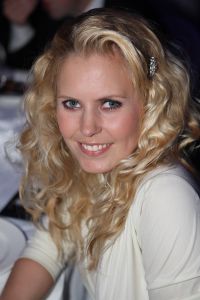 21-05-2009 SHOWBIZZ; COIFFURE AWARD 2009 EEN GALA EVENT IN DE AMSTERDAMSE RAI ELICIUM.
Een pracht van een evenement dat georganiseerd wederom door het Vakmagazine Coiffure en Schwarzkopf Proffessional. Vele bekende waren weer komen opdraven om waarschijnlijk de goed gevulde goodybag op het eind van de avond  weer mee naar huis toe te nemen. Gerard Joling ronde de avond af met spetterend optreden en vele kappers en kapsters gingen beladen met Awards na deze spannende avond richting huis.
foto: Albert den Iseger