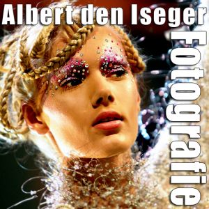 21-05-2009 SHOWBIZZ; COIFFURE AWARD 2009 EEN GALA EVENT IN DE AMSTERDAMSE RAI ELICIUM.
Een pracht van een evenement dat georganiseerd wederom door het Vakmagazine Coiffure en Schwarzkopf Proffessional. Vele bekende waren weer komen opdraven om waarschijnlijk de goed gevulde goodybag op het eind van de avond  weer mee naar huis toe te nemen. Gerard Joling ronde de avond af met spetterend optreden en vele kappers en kapsters gingen beladen met Awards na deze spannende avond richting huis.
foto: Albert den Iseger
