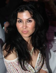 21-05-2009 SHOWBIZZ; COIFFURE AWARD 2009 EEN GALA EVENT IN DE AMSTERDAMSE RAI ELICIUM.
Een pracht van een evenement dat georganiseerd wederom door het Vakmagazine Coiffure en Schwarzkopf Proffessional. Vele bekende waren weer komen opdraven om waarschijnlijk de goed gevulde goodybag op het eind van de avond  weer mee naar huis toe te nemen. Gerard Joling ronde de avond af met spetterend optreden en vele kappers en kapsters gingen beladen met Awards na deze spannende avond richting huis.
foto: Albert den Iseger