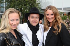 21-05-2009 SHOWBIZZ; COIFFURE AWARD 2009 EEN GALA EVENT IN DE AMSTERDAMSE RAI ELICIUM.
Een pracht van een evenement dat georganiseerd wederom door het Vakmagazine Coiffure en Schwarzkopf Proffessional. Vele bekende waren weer komen opdraven om waarschijnlijk de goed gevulde goodybag op het eind van de avond  weer mee naar huis toe te nemen. Gerard Joling ronde de avond af met spetterend optreden en vele kappers en kapsters gingen beladen met Awards na deze spannende avond richting huis.
foto: Albert den Iseger