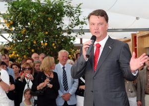 14-05-2009 SHOWBIZZ; OPENING VAN STRAND CLU BRIES TE NOORDWIJK AAN ZEE. Louis van Gaal opende voor de gebroeders van de Berg een nieuwe strand club genaamd Bries.
foto: Albert den Iseger.