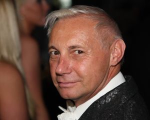 21-05-2009 SHOWBIZZ; COIFFURE AWARD 2009 EEN GALA EVENT IN DE AMSTERDAMSE RAI ELICIUM.
Een pracht van een evenement dat georganiseerd wederom door het Vakmagazine Coiffure en Schwarzkopf Proffessional. Vele bekende waren weer komen opdraven om waarschijnlijk de goed gevulde goodybag op het eind van de avond  weer mee naar huis toe te nemen. Gerard Joling ronde de avond af met spetterend optreden en vele kappers en kapsters gingen beladen met Awards na deze spannende avond richting huis.
foto: Albert den Iseger