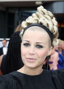 21-05-2009 SHOWBIZZ; COIFFURE AWARD 2009 EEN GALA EVENT IN DE AMSTERDAMSE RAI ELICIUM.
Een pracht van een evenement dat georganiseerd wederom door het Vakmagazine Coiffure en Schwarzkopf Proffessional. Vele bekende waren weer komen opdraven om waarschijnlijk de goed gevulde goodybag op het eind van de avond  weer mee naar huis toe te nemen. Gerard Joling ronde de avond af met spetterend optreden en vele kappers en kapsters gingen beladen met Awards na deze spannende avond richting huis.
foto: Albert den Iseger