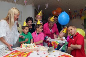 15-05-2010 SHOWBIZZ; LUCAS BAUER 1 JAAR OUD DUS FEEST BIJ DE BAUERS. Lucas Bauer werd i1 jaar oud dus was het groot feest bij de Bauers thuis. Prive was uitgenodigd en wij vierde het feest mee.
foto: Albert den Iseger.
