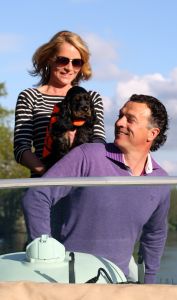 21-05-2010 SHOWBIZZ; MILIKA PETERZON EN JURGEN SMIT TROUWEN IN VOORJAAR 2011. Ze zijn inmiddels 4 jaar samen en bewonen nu een prachtig huis aan de Vecht.Hebben een pracht van een nieuw leven in hun huis, hun jongste telg hond BOB dus is het tijd om dan ook maar eens te gaan trouwen.En dat gebeurt dus volgend jaar.
foto: Albert den Iseger