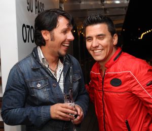 20-05-2011 SHOWBIZZ; JAN SMIT EN LIZA PLAT TROUWEN 17 NOVEMBER HEEL GEWOON IN VOLENDAM.  Jan en Liza trouwen over een half jaar in het mooie Volendam, geen Ibiza, Venetie of Monaco voor het dolgelukkige paar. Het word een intieme gelegenheid voor onze vrienden en familie zo vertelde Jan. Samen met hun kinderen Fem en Emma genieten van het mooie wat 17 November hun brengt, ook de eerste verjaardag van Emma. Het zal een dag worden om nooit meer te vergeten net als de dag dat ik Liza ten huwelijk vroeg onder de Eiffel toren.
foto: Albert den Iseger
