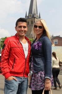 20-05-2011 SHOWBIZZ; JAN SMIT EN LIZA PLAT TROUWEN 17 NOVEMBER HEEL GEWOON IN VOLENDAM.  Jan en Liza trouwen over een half jaar in het mooie Volendam, geen Ibiza, Venetie of Monaco voor het dolgelukkige paar. Het word een intieme gelegenheid voor onze vrienden en familie zo vertelde Jan. Samen met hun kinderen Fem en Emma genieten van het mooie wat 17 November hun brengt, ook de eerste verjaardag van Emma. Het zal een dag worden om nooit meer te vergeten net als de dag dat ik Liza ten huwelijk vroeg onder de Eiffel toren.
foto: Albert den Iseger