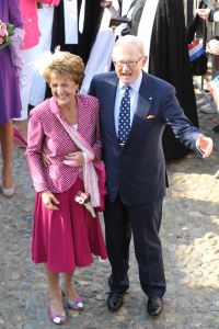 30-04-2011 KONINKLIJKHUIS: KONINGINNENDAG 2011 IN THORN. Met Koningin Beatrix, Prins Willem Alexander, Prinses Maxima,Prins Johan Friso,Prins Constantijn,Prinses Laurentien, Maurits,Marilene,Prins Bernhard,Annette,Pieter Christiaan,Floris.
foto: Albert den Iseger.