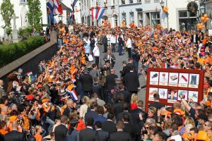 30-04-2011 KONINKLIJKHUIS: KONINGINNENDAG 2011 IN THORN. Met Koningin Beatrix, Prins Willem Alexander, Prinses Maxima,Prins Johan Friso,Prins Constantijn,Prinses Laurentien, Maurits,Marilene,Prins Bernhard,Annette,Pieter Christiaan,Floris.
foto: Albert den Iseger.