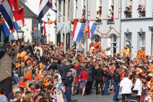 30-04-2011 KONINKLIJKHUIS: KONINGINNENDAG 2011 IN THORN. Met Koningin Beatrix, Prins Willem Alexander, Prinses Maxima,Prins Johan Friso,Prins Constantijn,Prinses Laurentien, Maurits,Marilene,Prins Bernhard,Annette,Pieter Christiaan,Floris.
foto: Albert den Iseger.