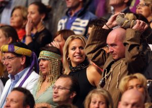 29-05-2013 SHOWBIZZ; TOPPERS BELEEFDEN ALWEER EEN HOOGTE PUNT. Meer dan 200.000 buikdanseressen en sjeiks gingen volledig los op de muziek van Rene Froger-Gerard Joling-Jeroen v.d.Boom-Najib Amhali-Ernst Daniel Smit-Rene Schuurmans-Tavares-Venga Boys-Robert Leroy-Jan Smit en de 3 JS. Het was weer het TOPPERS feest bij uitstek. Volgend jaar de finale, het 1ste jubileum van de TOPPERS. Misschien wel compleet met GORDON. We gaan het meemaken.
foto: Albert den Iseger