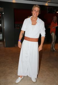 29-05-2013 SHOWBIZZ; TOPPERS BELEEFDEN ALWEER EEN HOOGTE PUNT. Meer dan 200.000 buikdanseressen en sjeiks gingen volledig los op de muziek van Rene Froger-Gerard Joling-Jeroen v.d.Boom-Najib Amhali-Ernst Daniel Smit-Rene Schuurmans-Tavares-Venga Boys-Robert Leroy-Jan Smit en de 3 JS. Het was weer het TOPPERS feest bij uitstek. Volgend jaar de finale, het 1ste jubileum van de TOPPERS. Misschien wel compleet met GORDON. We gaan het meemaken.
foto: Albert den Iseger