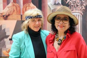 24-05-2013 SHOWBIZZ; GERTI BIERENBROODSPOT EN FONG LENG AL JAREN SOULMATE-S. Gerti en Fong Leng zijn al vele jaren bevriend en delen hun creative manier van leven en kunst  als het hun beide uitkomt. Gerti is altijd weg en onderweg naar nieuwe projecten, maar hun vriendschap is diepgeworteld en duurt intussen al vele tientallen jaren. Barbara Plugge ontmoette beide dames in het Van der Togt museum en sprak beide dames tussen de unieki kunst van Gerti. Deze week het verhaal in weekblad PRIVE.
foto: Albert den Iseger
