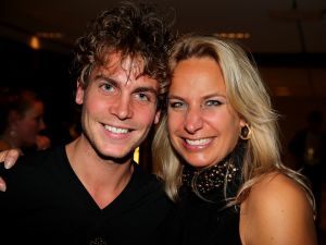 29-05-2013 SHOWBIZZ; TOPPERS BELEEFDEN ALWEER EEN HOOGTE PUNT. Meer dan 200.000 buikdanseressen en sjeiks gingen volledig los op de muziek van Rene Froger-Gerard Joling-Jeroen v.d.Boom-Najib Amhali-Ernst Daniel Smit-Rene Schuurmans-Tavares-Venga Boys-Robert Leroy-Jan Smit en de 3 JS. Het was weer het TOPPERS feest bij uitstek. Volgend jaar de finale, het 1ste jubileum van de TOPPERS. Misschien wel compleet met GORDON. We gaan het meemaken.
foto: Albert den Iseger
