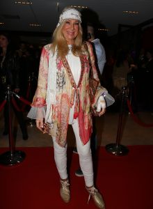 29-05-2013 SHOWBIZZ; TOPPERS BELEEFDEN ALWEER EEN HOOGTE PUNT. Meer dan 200.000 buikdanseressen en sjeiks gingen volledig los op de muziek van Rene Froger-Gerard Joling-Jeroen v.d.Boom-Najib Amhali-Ernst Daniel Smit-Rene Schuurmans-Tavares-Venga Boys-Robert Leroy-Jan Smit en de 3 JS. Het was weer het TOPPERS feest bij uitstek. Volgend jaar de finale, het 1ste jubileum van de TOPPERS. Misschien wel compleet met GORDON. We gaan het meemaken.
foto: Albert den Iseger