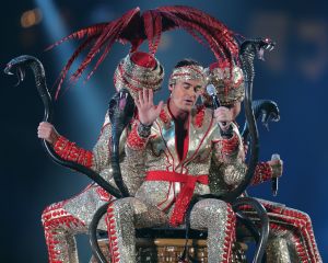 29-05-2013 SHOWBIZZ; TOPPERS BELEEFDEN ALWEER EEN HOOGTE PUNT. Meer dan 200.000 buikdanseressen en sjeiks gingen volledig los op de muziek van Rene Froger-Gerard Joling-Jeroen v.d.Boom-Najib Amhali-Ernst Daniel Smit-Rene Schuurmans-Tavares-Venga Boys-Robert Leroy-Jan Smit en de 3 JS. Het was weer het TOPPERS feest bij uitstek. Volgend jaar de finale, het 1ste jubileum van de TOPPERS. Misschien wel compleet met GORDON. We gaan het meemaken.
foto: Albert den Iseger