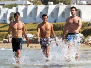 22-05-2014 SHOWBIZZ; JAN SMIT EN NICK EN SIMON WEER SAMEN BIJ DE ZOMER VOORBIJ OPNAMES. Na 2 jaar zonder Nick en Simon zijn ze er dit jaar weer bij. De opnames van DE ZOMER VOORBIJ beginnen over enkele weken weer te spelen in het zuiden van Europa.
foto: Albert den Iseger.