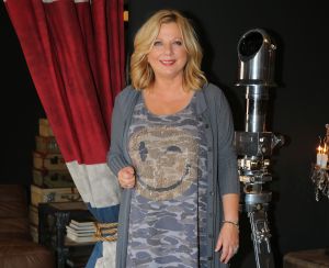 13-05-2014 SHOWBIZZ; NANNIC PARTY GROOT SUCCES MET VELE BN-ers VROUWEN.
Betty de Groot had in samenwerking met TIMOTHY OULTON weer een pracht van een dag georganiseerd waarop vele bekenden waren komen opdraven oa. Quinty Trustfull-Mariska van Kolck-Patricia Steur-Barbara Plugge-Sheila de Vries-Corry Konings-Leontine Borsato-Hind-Beertje van Beesr en nog vele anderen.Quinty Trustfull ontving de Nannic Award voor Strong Woman 2014.
foto: Albert den Iseger.