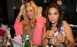 13-05-2014 SHOWBIZZ; NANNIC PARTY GROOT SUCCES MET VELE BN-ers VROUWEN.
Betty de Groot had in samenwerking met TIMOTHY OULTON weer een pracht van een dag georganiseerd waarop vele bekenden waren komen opdraven oa. Quinty Trustfull-Mariska van Kolck-Patricia Steur-Barbara Plugge-Sheila de Vries-Corry Konings-Leontine Borsato-Hind-Beertje van Beesr en nog vele anderen.Quinty Trustfull ontving de Nannic Award voor Strong Woman 2014.
foto: Albert den Iseger.