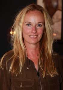 13-05-2014 SHOWBIZZ; NANNIC PARTY GROOT SUCCES MET VELE BN-ers VROUWEN.
Betty de Groot had in samenwerking met TIMOTHY OULTON weer een pracht van een dag georganiseerd waarop vele bekenden waren komen opdraven oa. Quinty Trustfull-Mariska van Kolck-Patricia Steur-Barbara Plugge-Sheila de Vries-Corry Konings-Leontine Borsato-Hind-Beertje van Beesr en nog vele anderen.Quinty Trustfull ontving de Nannic Award voor Strong Woman 2014.
foto: Albert den Iseger.