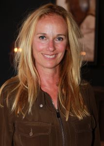 13-05-2014 SHOWBIZZ; NANNIC PARTY GROOT SUCCES MET VELE BN-ers VROUWEN.
Betty de Groot had in samenwerking met TIMOTHY OULTON weer een pracht van een dag georganiseerd waarop vele bekenden waren komen opdraven oa. Quinty Trustfull-Mariska van Kolck-Patricia Steur-Barbara Plugge-Sheila de Vries-Corry Konings-Leontine Borsato-Hind-Beertje van Beesr en nog vele anderen.Quinty Trustfull ontving de Nannic Award voor Strong Woman 2014.
foto: Albert den Iseger.