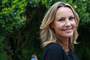 20-05-2016 SHOWBIZZ; MICKY HOOGENDIJK-JUDITH WIERSEMA EN LOLO LOREN WERDEN VERRAST DOOR ROB SCHOLTE.
Rob Scholte kwam naar Naarden om hun expositie te openen. Rob al weer enige tijd goede vriendjes met Micky verraste de 3 dames met een verrassende opening speech.
foto: Albert den Iseger