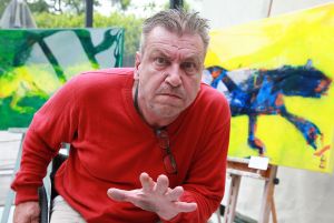 20-05-2016 SHOWBIZZ; MICKY HOOGENDIJK-JUDITH WIERSEMA EN LOLO LOREN WERDEN VERRAST DOOR ROB SCHOLTE.
Rob Scholte kwam naar Naarden om hun expositie te openen. Rob al weer enige tijd goede vriendjes met Micky verraste de 3 dames met een verrassende opening speech.
foto: Albert den Iseger