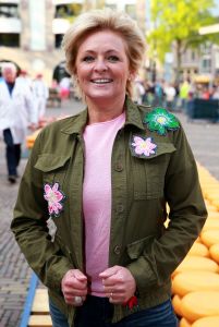 02-05-2017 SHOWBIZZ; CAROLINE TENSEN-GIJS STAVERMAN-OLCAY GULSEN-BIBIAN MENTEL-KICK OFF MARATHON TEGEN KANKER-ALKMAAR. Zij luiden de bel als aftra02-05-2017 SHOWBIZZ; CAROLINE TENSEN-GIJS STAVERMAN-OLCAY GULSEN-BIBIAN MENTEL-KICK OFF MARATHON TEGEN KANKER-ALKMAAR. Zij luiden de bel als aftrap van de avond kaasmarkt in Alkmaar waar aandacht wordt gevraagd voor de MARATHON TEGEN KANKER, de TV show van KWF Kankerbestrijding.
foto: Albert den Isegerp van de avond kaasmarkt in Alkmaar waar aandacht wordt gevraagd voor de MARATHON TEGEN KANKER, de TV show van KWF Kankerbestrijding.
foto: Albert den Iseger