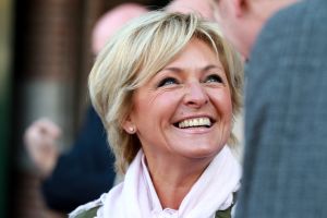 02-05-2017 SHOWBIZZ; CAROLINE TENSEN-GIJS STAVERMAN-OLCAY GULSEN-BIBIAN MENTEL-KICK OFF MARATHON TEGEN KANKER-ALKMAAR. Zij luiden de bel als aftrap van de avond kaasmarkt in Alkmaar waar aandacht wordt gevraagd voor de MARATHON TEGEN KANKER, de TV show van KWF Kankerbestrijding.
foto: Albert den Iseger