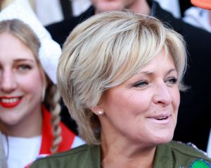 02-05-2017 SHOWBIZZ; CAROLINE TENSEN-GIJS STAVERMAN-OLCAY GULSEN-BIBIAN MENTEL-KICK OFF MARATHON TEGEN KANKER-ALKMAAR. Zij luiden de bel als aftrap van de avond kaasmarkt in Alkmaar waar aandacht wordt gevraagd voor de MARATHON TEGEN KANKER, de TV show van KWF Kankerbestrijding.
foto: Albert den Iseger