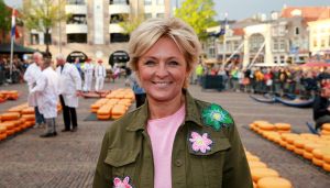 02-05-2017 SHOWBIZZ; CAROLINE TENSEN-GIJS STAVERMAN-OLCAY GULSEN-BIBIAN MENTEL-KICK OFF MARATHON TEGEN KANKER-ALKMAAR. Zij luiden de bel als aftrap van de avond kaasmarkt in Alkmaar waar aandacht wordt gevraagd voor de MARATHON TEGEN KANKER, de TV show van KWF Kankerbestrijding.
foto: Albert den Iseger